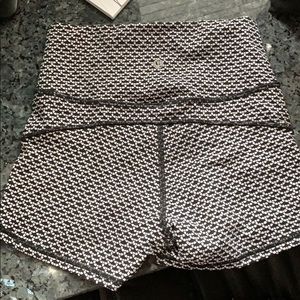 Lulu lemon booty shorts